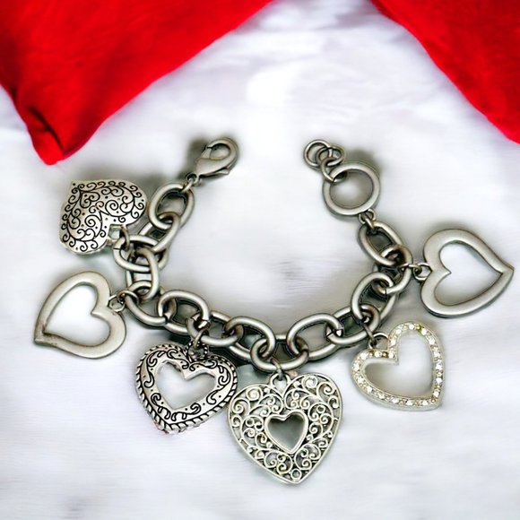 Unknown Jewelry - Chunky Heart Charm Bracelet Silver Tone